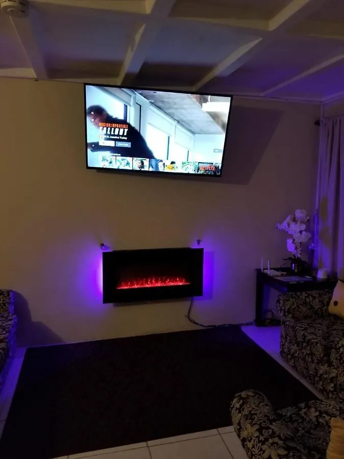 Portsmouth Palace A Cozy Home Away From Home Portmore 0*,